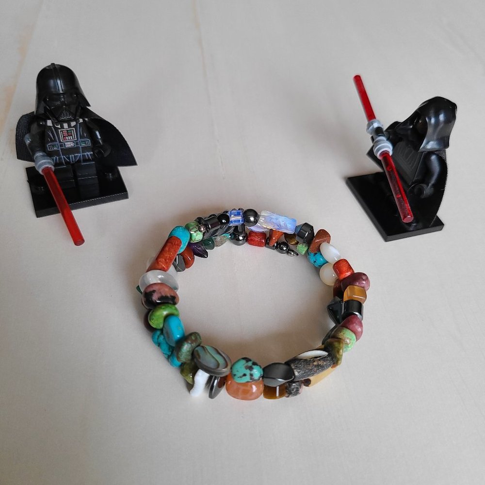 Spring closure natural stone bracelet